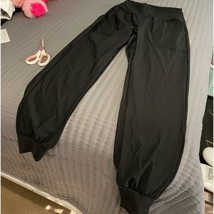 LU LU LEMON ALIGN JOGGERS